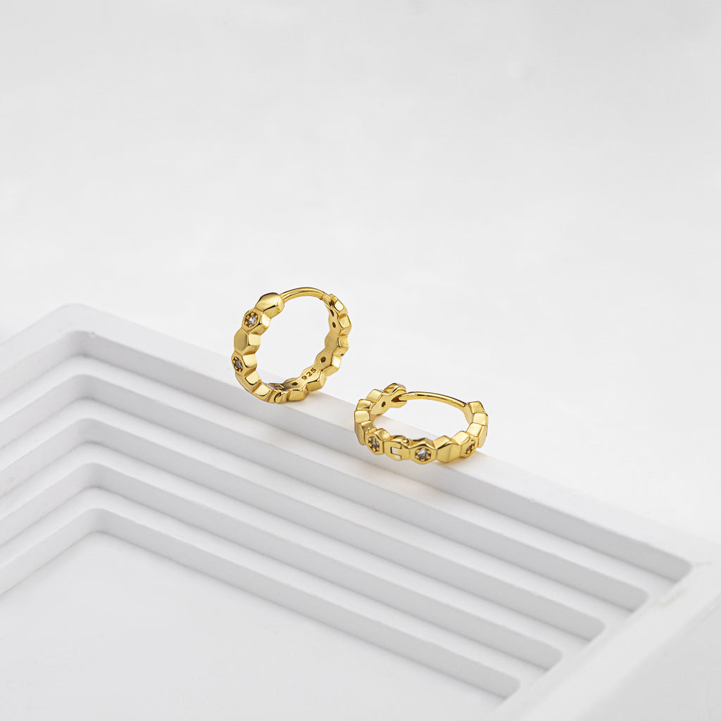 Damen Ohrringe mit hochwertigem Kristallbesatz und zeitgenössischem Design Shop Nory