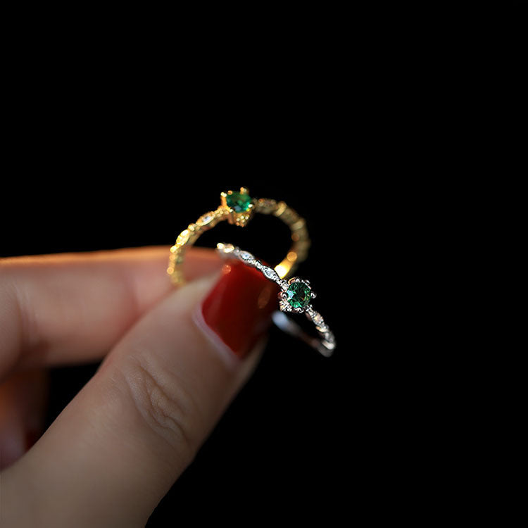 Damen Zarter Ring mit grünem Zirkonia und filigranem Design Shop Nory