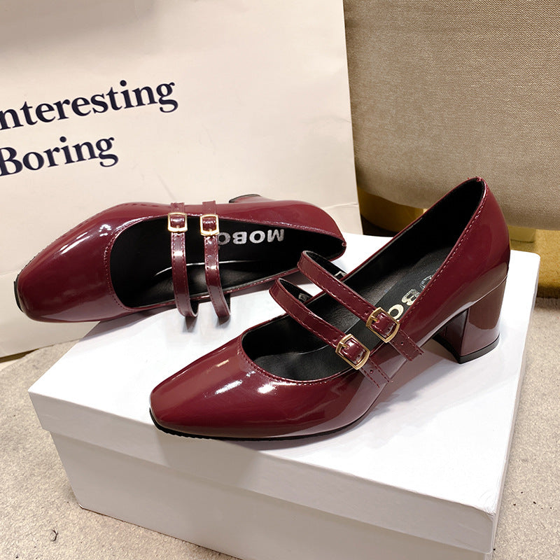 Damen Lack-Mary-Jane-Pumps mit doppelt verstellbaren Riemen und mittelhohem Blockabsatz Shop Nory