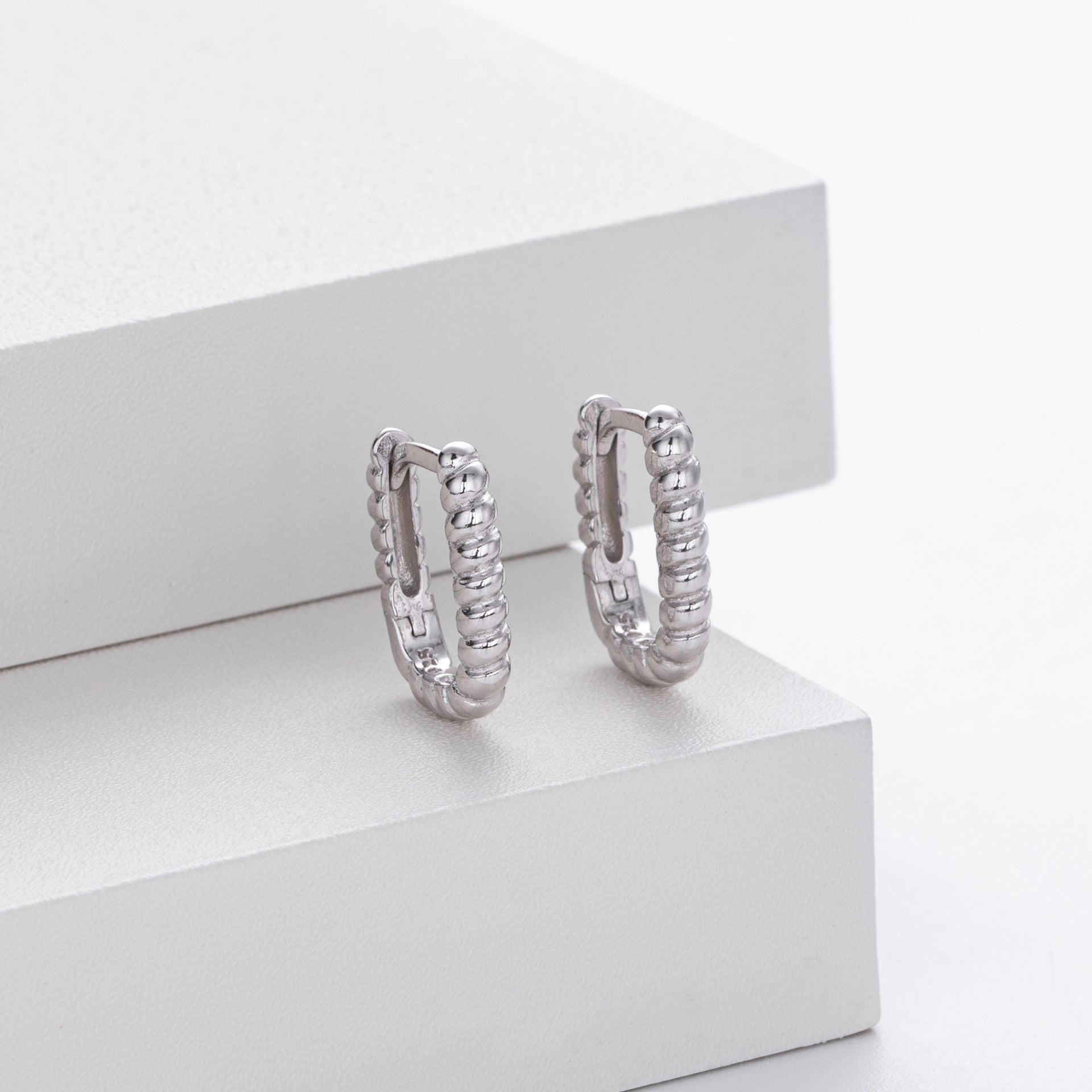 Damen Creolen mit luxuriösem wellenförmigen Design aus hochwertigem 925 Sterling Silber Shop Nory