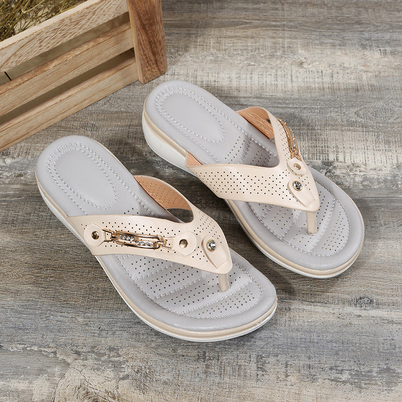 Damen Komfortable Fußbett-Zehentrenner-Sandalen mit modischen Applikationen