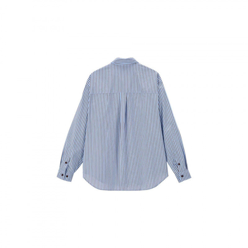 Unisex Oversize-Streifenhemd mit diagonal gestreifter Brusttasche, Kentkragen und abgerundetem Saum Shop Nory