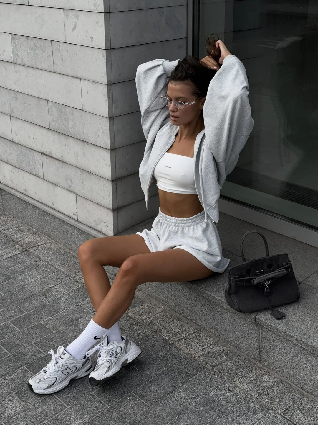 Damen oversized Cropped-Zip-Hoodie mit voluminösen Ballonärmeln und elastischer High‑Waist Loungeboxer-Shorts Shop Nory