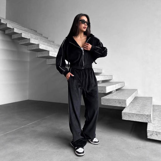 Damen Samt-Lounge-Set mit verkürzter Zip-Hoodie und weitem High-Waist Jogger Shop Nory