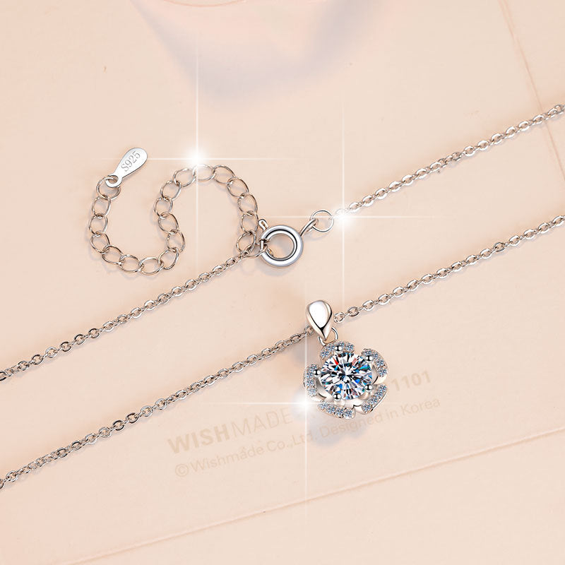 Damen Halskette mit blühendem Kristallanhänger und funkelnder Umrandung Shop Nory