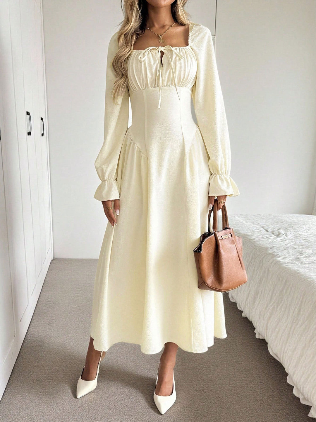 Damen romantisches Midikleid mit Korsagen-Taille, Quadratausschnitt und voluminösen Ärmeln Shop Nory