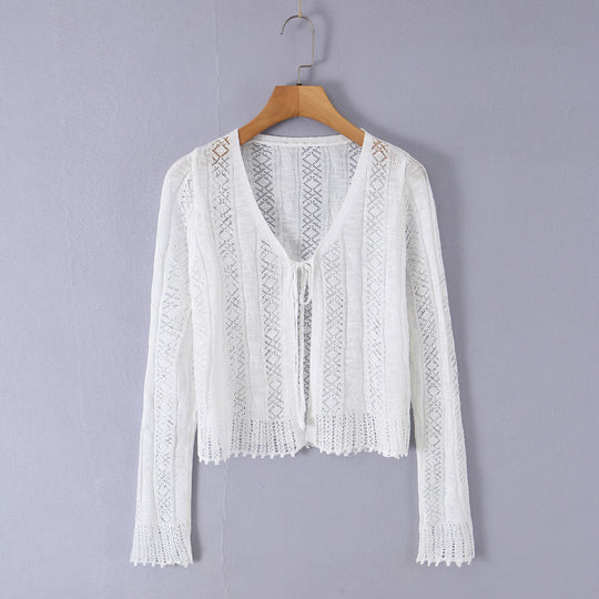 Damen Leichter gehäkelter Kurzcardigan mit V‑Ausschnitt, Bindeband und Ajourmuster Shop Nory