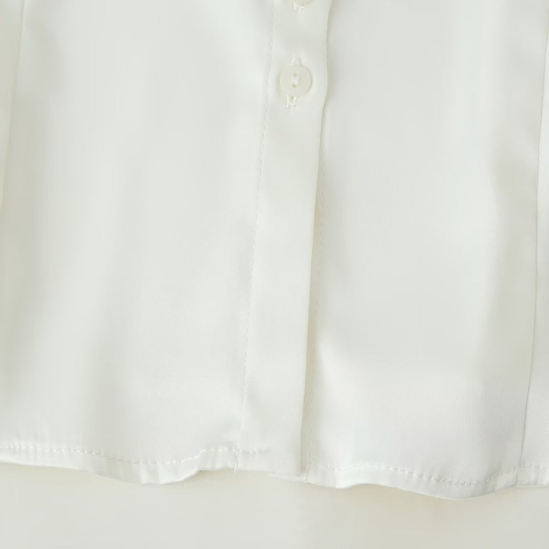 Damen Leichte Bluse aus fließendem Crêpe mit klassischem Hemdkragen, durchgehender Knopfleiste und taillierenden Abnähern Shop Nory