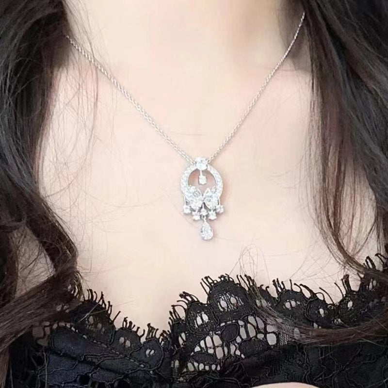Damen Ohrringe mit funkelndem Edelstein und kunstvollem Blumenmotiv Shop Nory