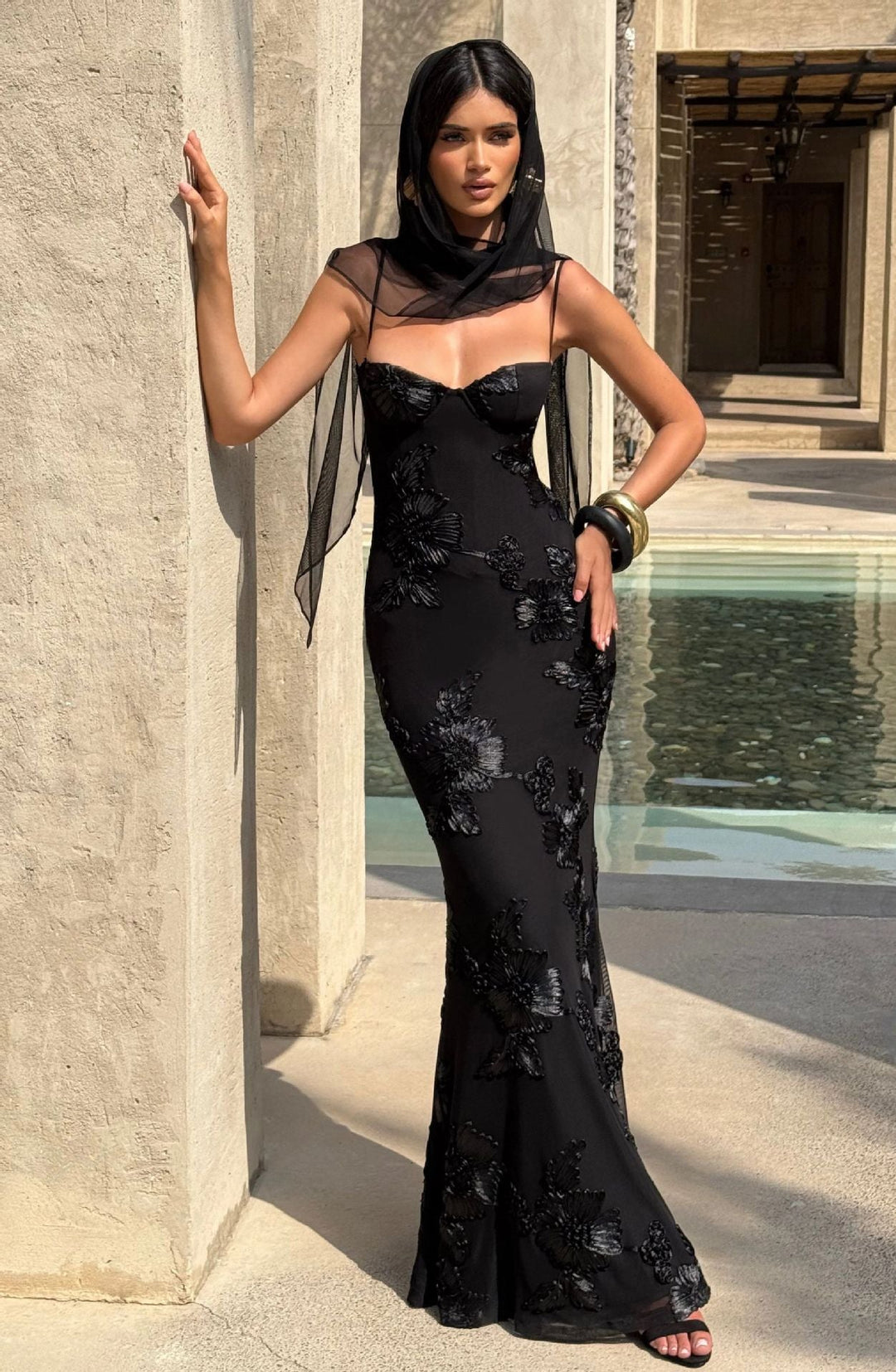 Damen figurbetontes Abendkleid mit floralem Stickdesign und hochwertigem Stoff