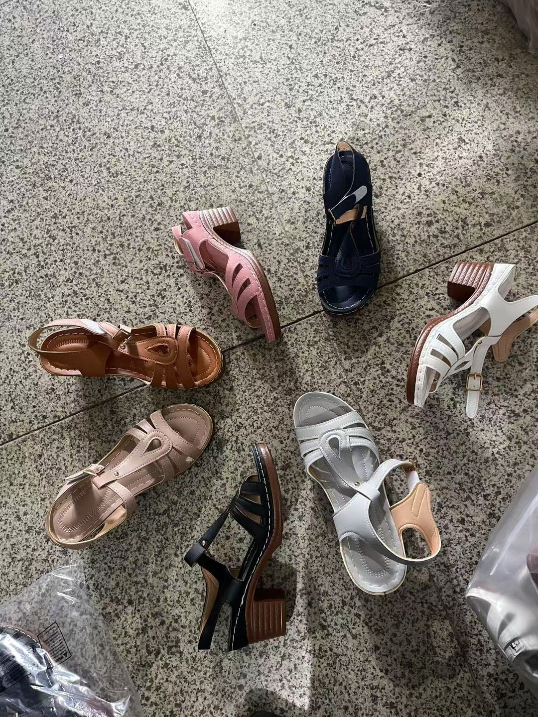 Damen Sandalette mit Cut-Out-Riemen, gepolstertem Komfortfußbett und mittelhohem Blockabsatz Shop Nory