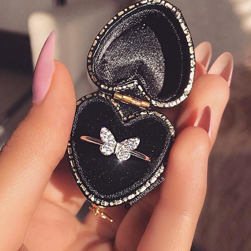 Damenring mit filigranem Schmetterlingsdesign und funkelnden Zirkonia Shop Nory