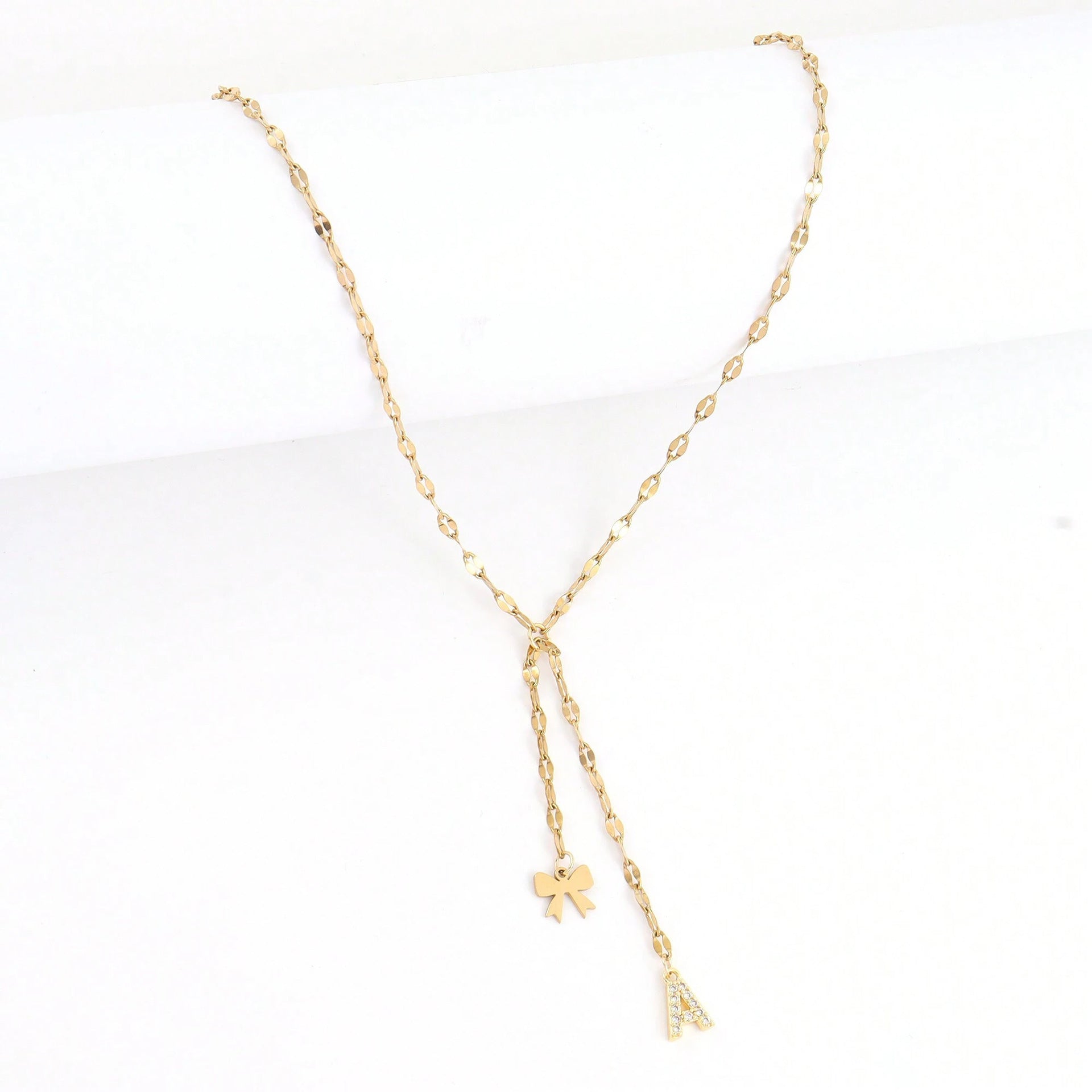 Damen Halskette mit personalisierten Anhängern und eleganten Details Shop Nory