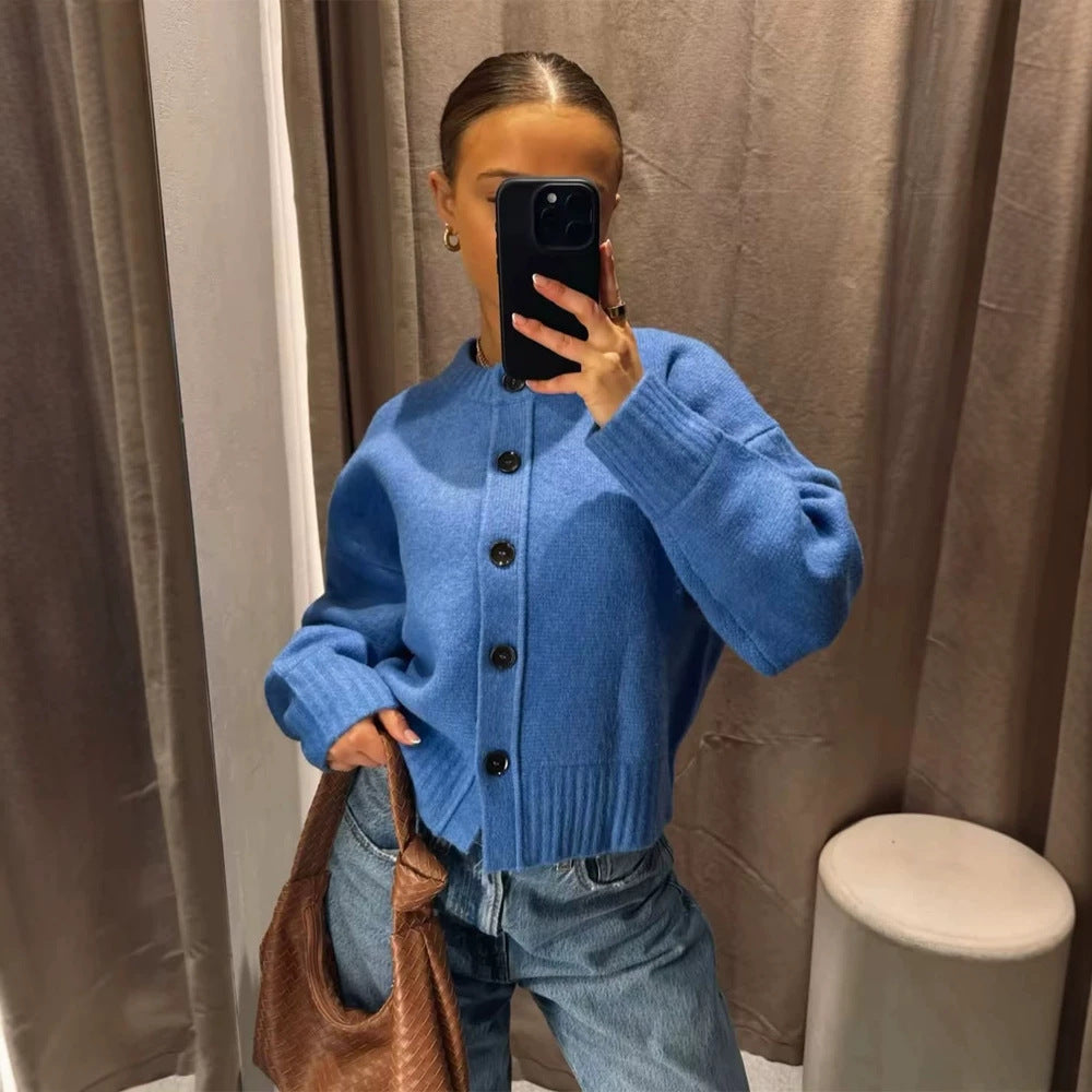 Damen Kurze Boxy-Strickjacke mit großer Knopfleiste, geripptem Saum & Volumenärmeln Shop Nory