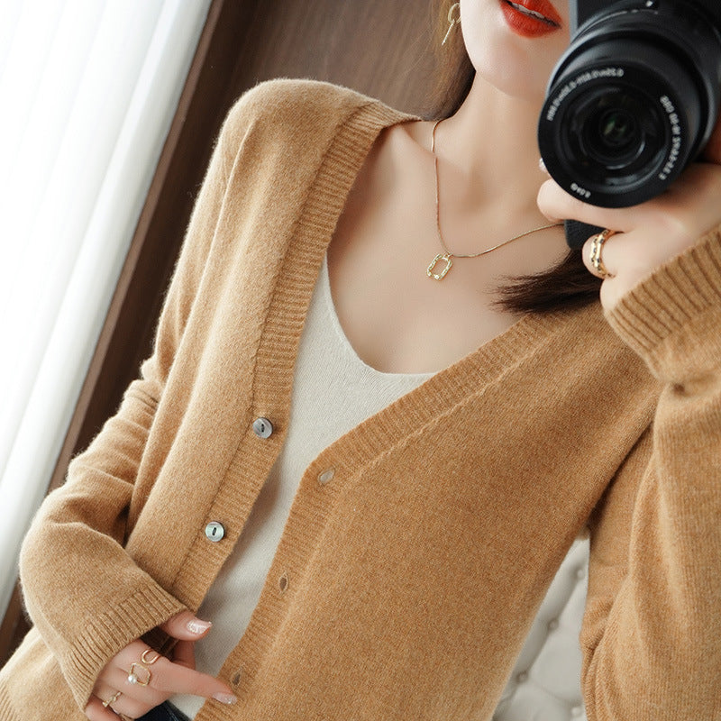 Damen Leichter V‑Ausschnitt-Cardigan aus Kaschmir‑Mix mit feiner Rippkante Shop Nory