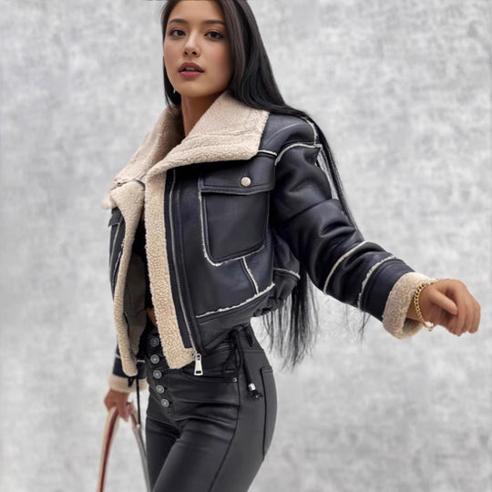 Damen Kurz geschnittene Bikerjacke mit Teddyfutter und Kontrastnähten Shop Nory