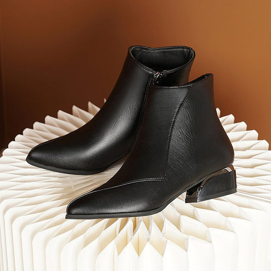 Damen Kurzstiefelette mit spitzer Zehenpartie und skulptiertem Blockabsatz Shop Nory