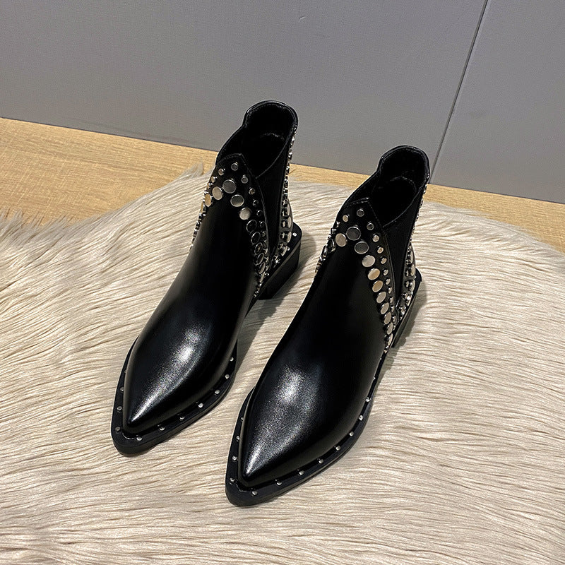 Damen Western-inspirierte Kurzschaft-Ankle-Boots mit spitzer Zehenpartie und Nietenbesatz Shop Nory