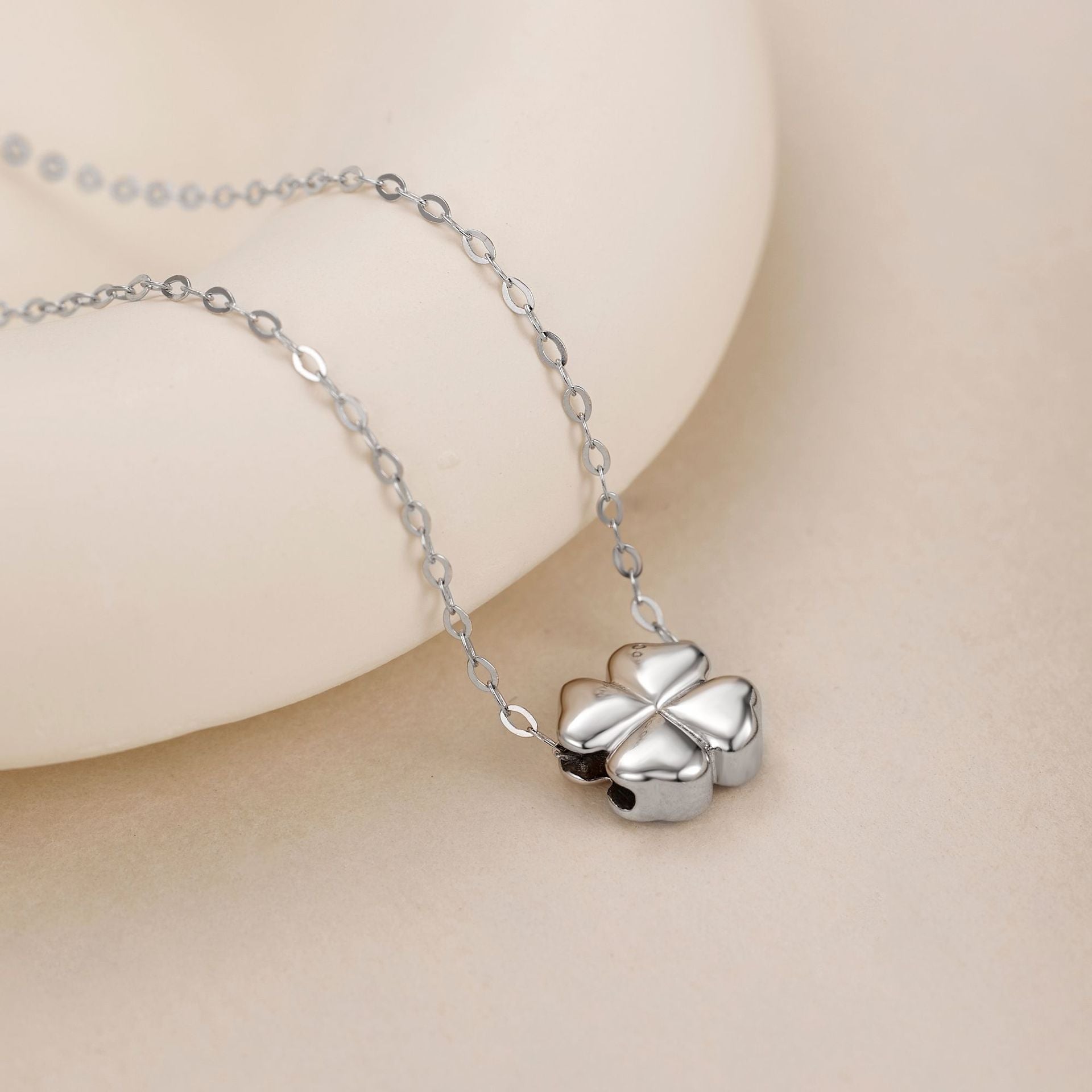 Damen Halskette mit 4-blättrigem Kleeblatt Shop Nory