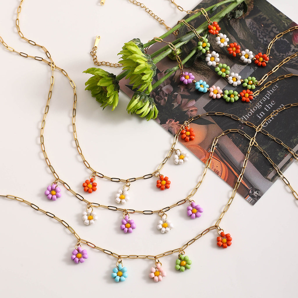 Damen Halskette mit bunten Blumenanhängern aus hypoallergenem Edelstahl Shop Nory