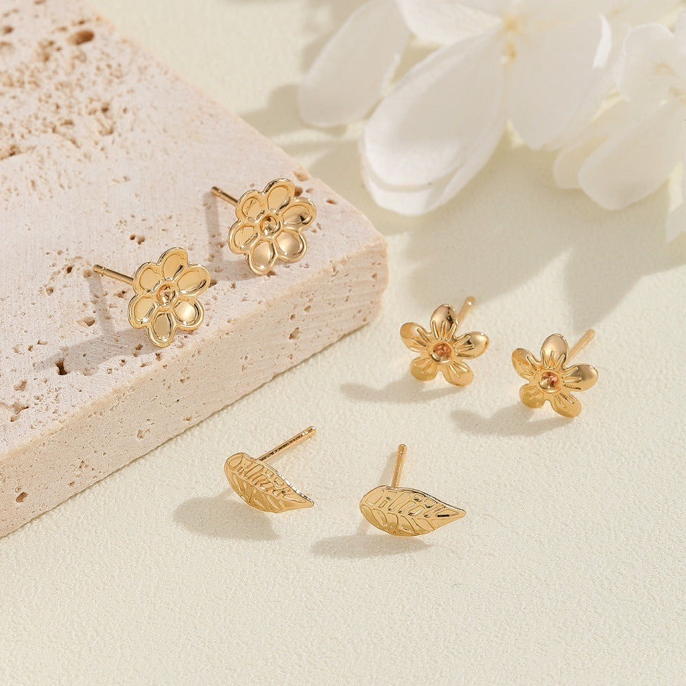 Damen Ohrringe im floralen Design mit detailreichen Blüten und Blättern Shop Nory