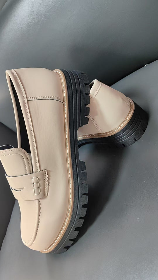Damen Robuste Penny-Loafer mit profilierter Gummisohle Shop Nory