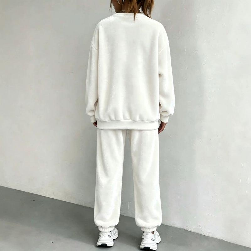 Damen Kuscheliges Velours-Lounge-Set mit Oversize-Sweatshirt und Joggerhose Shop Nory