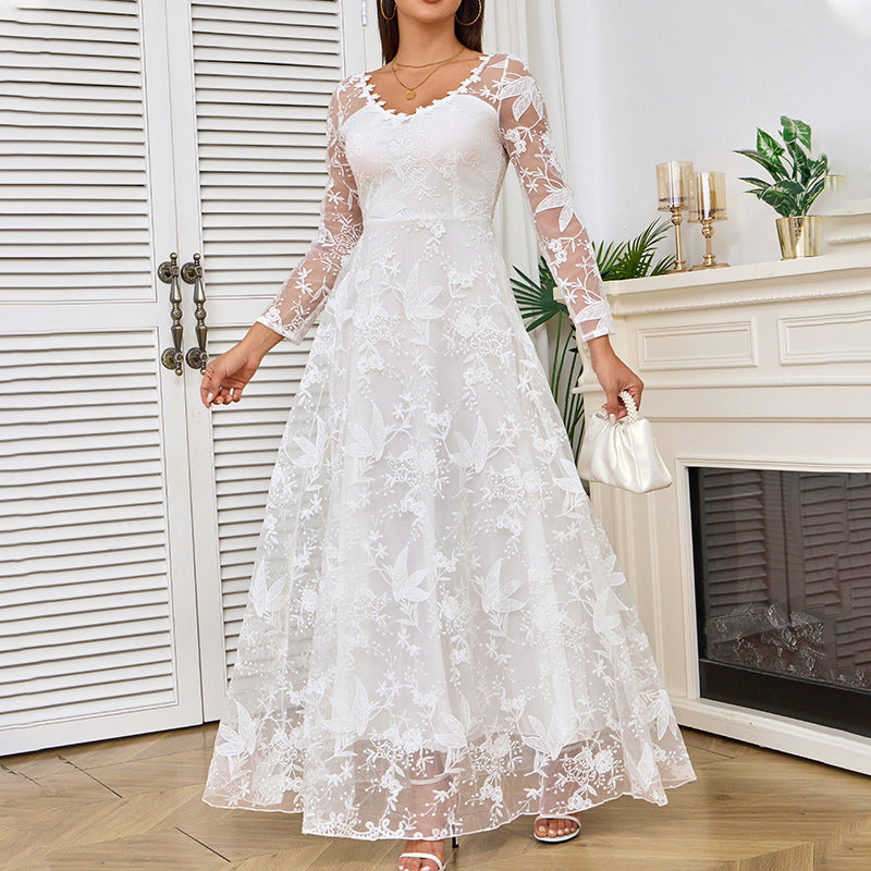 Elegantes Damen Hochzeitskleid mit Spitzenverarbeitung & voluminösem Rock für Hochzeit | ShopNory