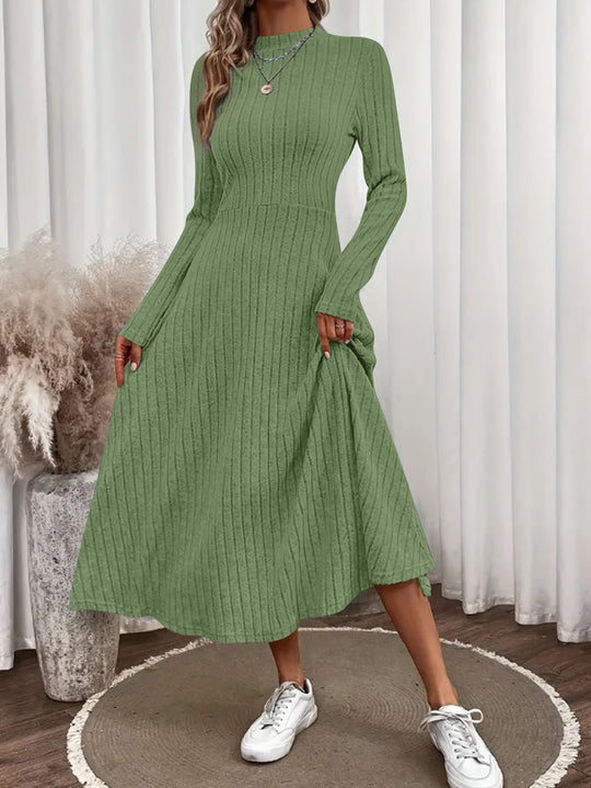 Damen Geripptes Strickmidikleid mit hohem Stehkragen und taillierter A-Linie Shop Nory