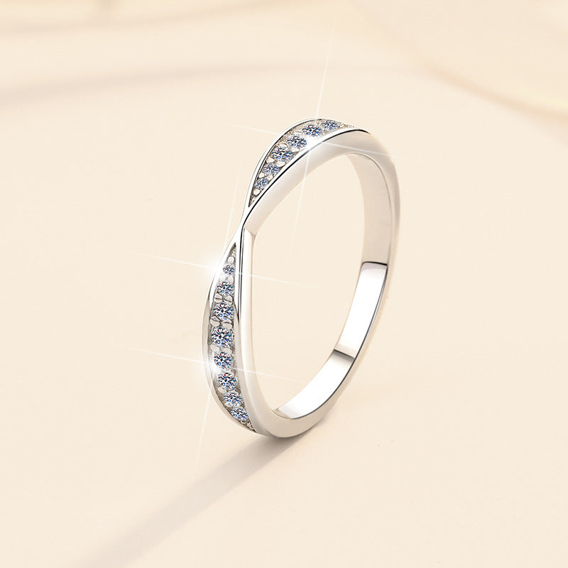 Damen Zarter Infinity-Ring mit funkelnden Zirkonia Shop Nory
