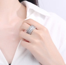 Damen Schmuckring mit luxuriösem Zirkonia-Verzierung Shop Nory