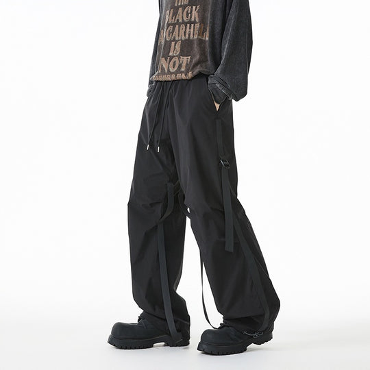 Damen Weite Tech-Cargo-Hose mit Tunnelzugbund, Beinriemen und wasserabweisender Nylon‑Optik Shop Nory