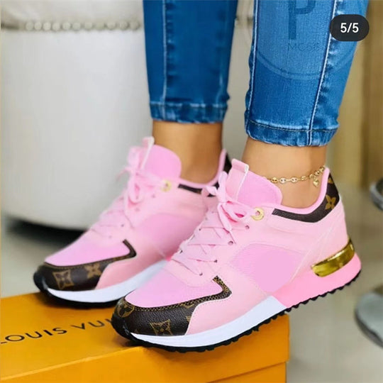Damen Plateau-Sneakers mit atmungsaktivem Mesh, gepolsterter Innensohle und dekorativem Logomuster-Besatz Shop Nory