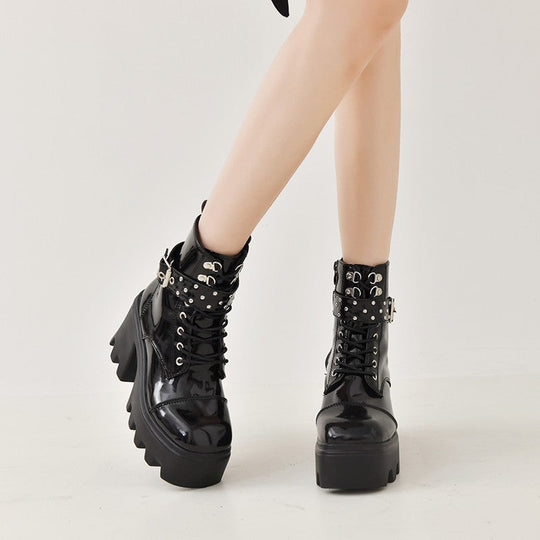 Damen High-Top Stiefeletten mit modischem Schnallen-Detail und robustem Plateau