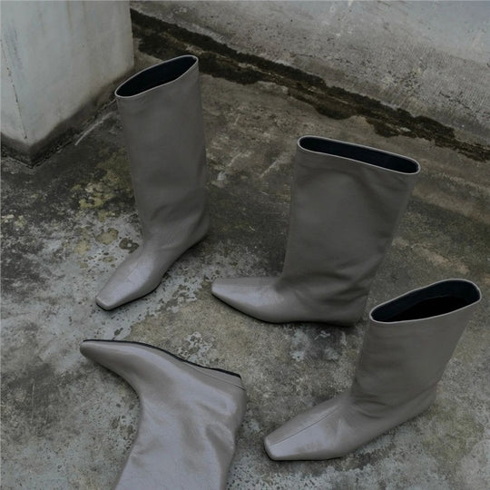 Damen Weiche kniehohe Slouch-Boots mit spitzer Zehenform und ergonomischer Flachsohle Shop Nory