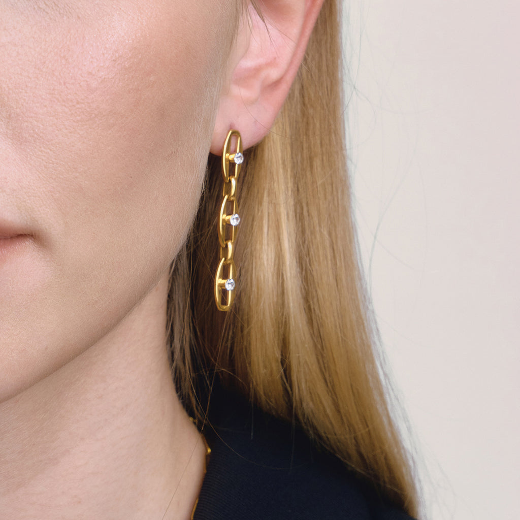 Damen Ohrhänger mit funkelnden Kristallen und modernem Ketten-Design Shop Nory