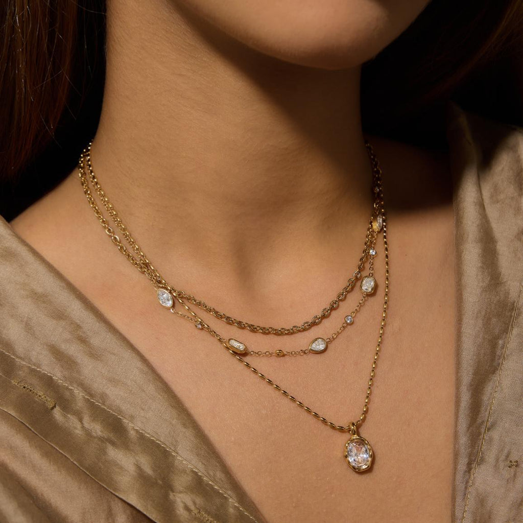 Damen Edelstahl Halskette mit funkelnden Kristalldetails Shop Nory