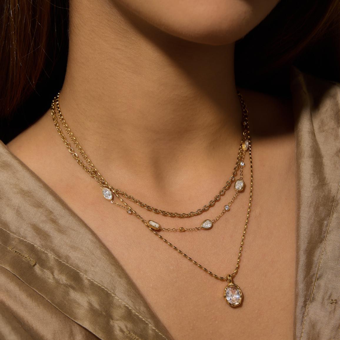 Damen Edelstahl Halskette mit funkelnden Kristalldetails Shop Nory