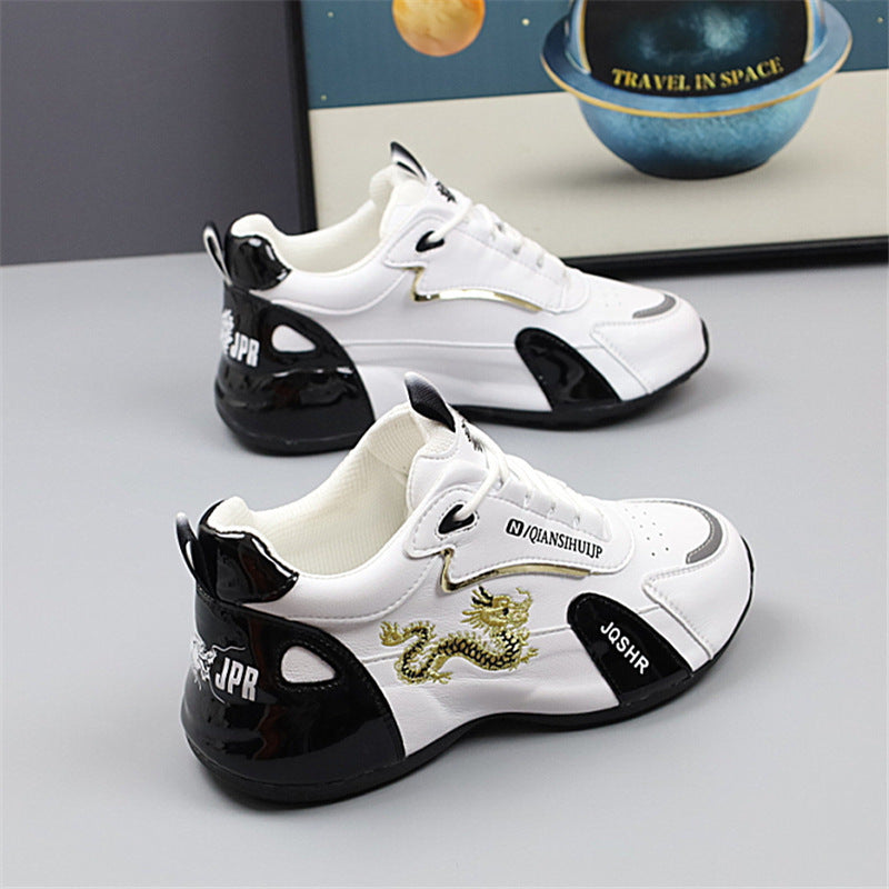Herren Sneakers im sportlichen Design mit goldenen Akzenten und Drachenstickerei