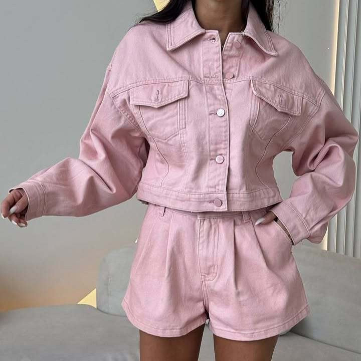 Damen Kurzgeschnittenes Jeans-Set mit verkürzter Jeansjacke und taillenhohen Shorts Shop Nory