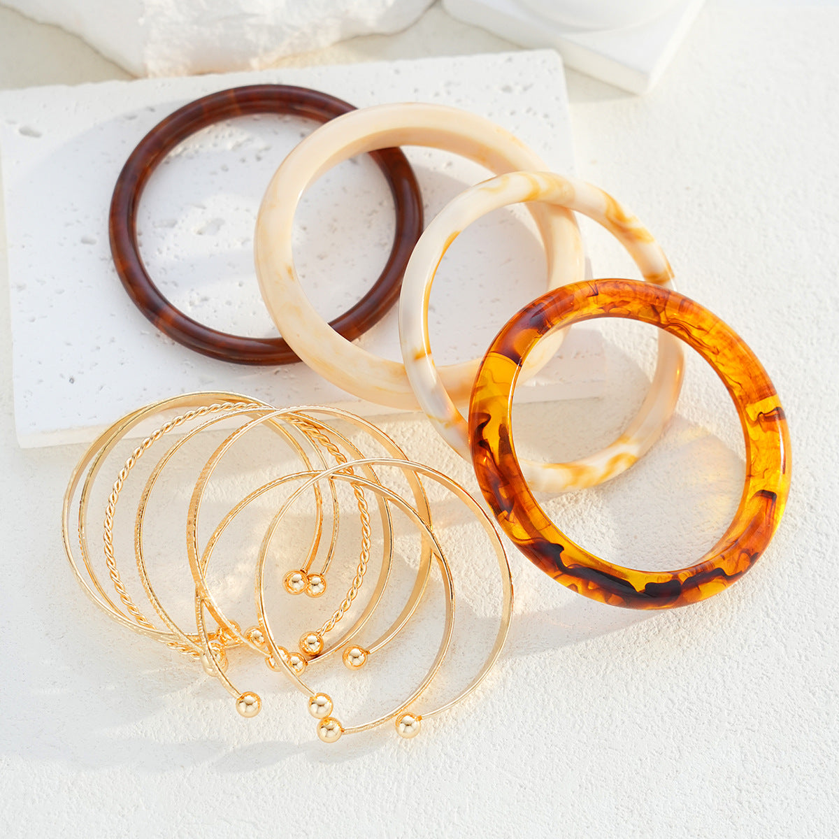 Damen Armreifen-Set mit eleganten, strukturierten Designs Shop Nory
