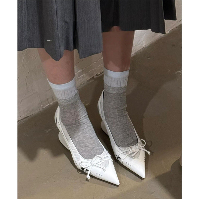 Damen Spitz zulaufende Mesh-Metallic-Pumps mit sculpted Kitten-Absatz und Schleifenriemen Shop Nory
