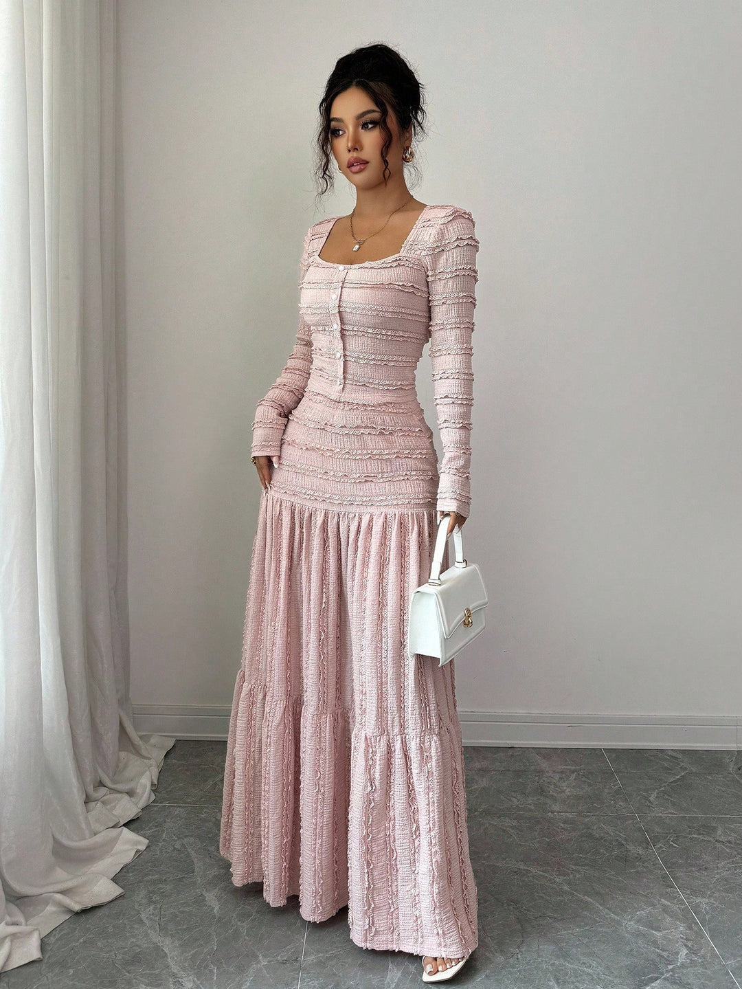 Damen Figurbetontes strukturiertes Maxikleid mit quadratischem Ausschnitt und Knopfleiste Shop Nory
