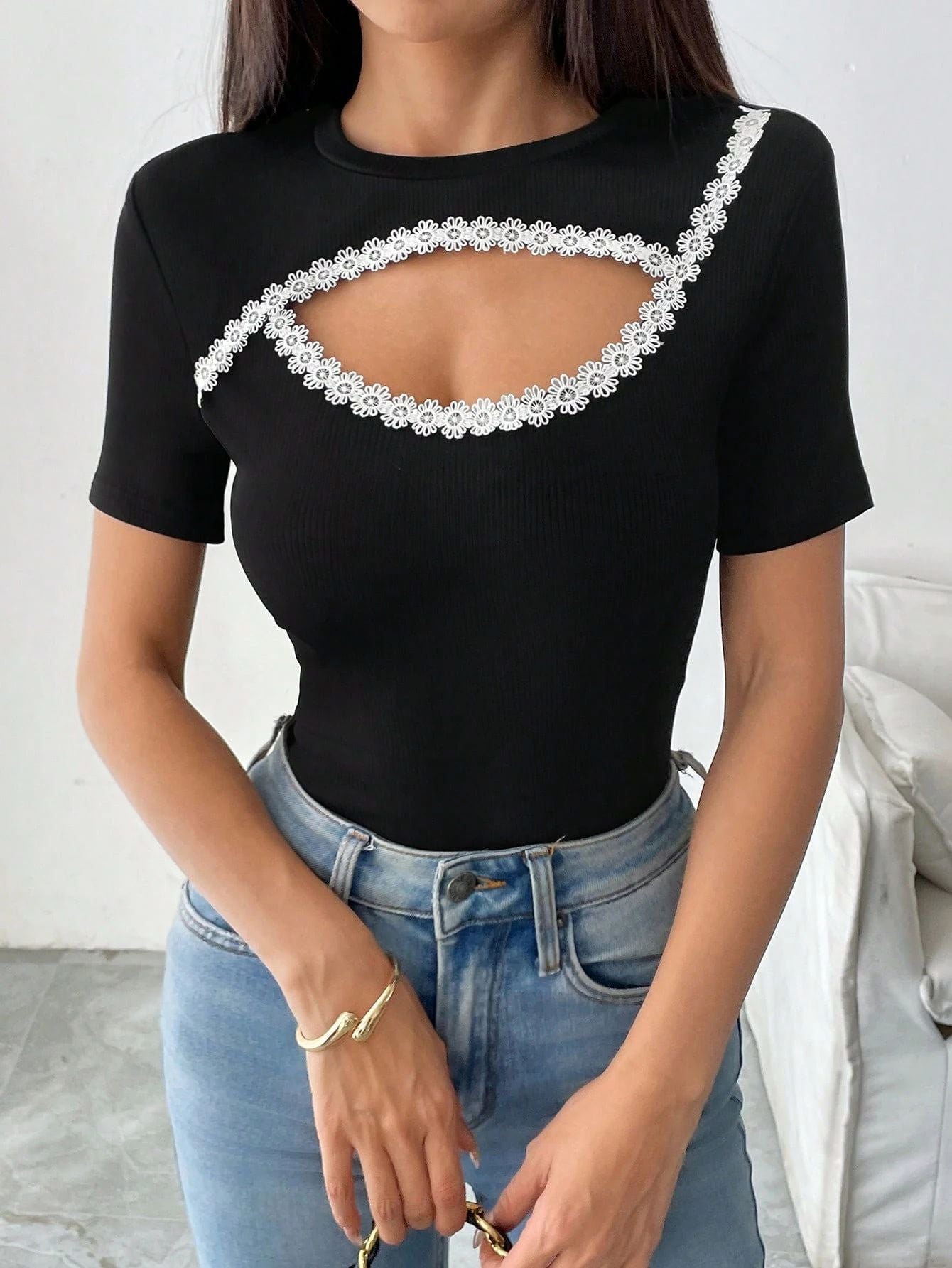 Damen Cut-Out Body mit floralen Details