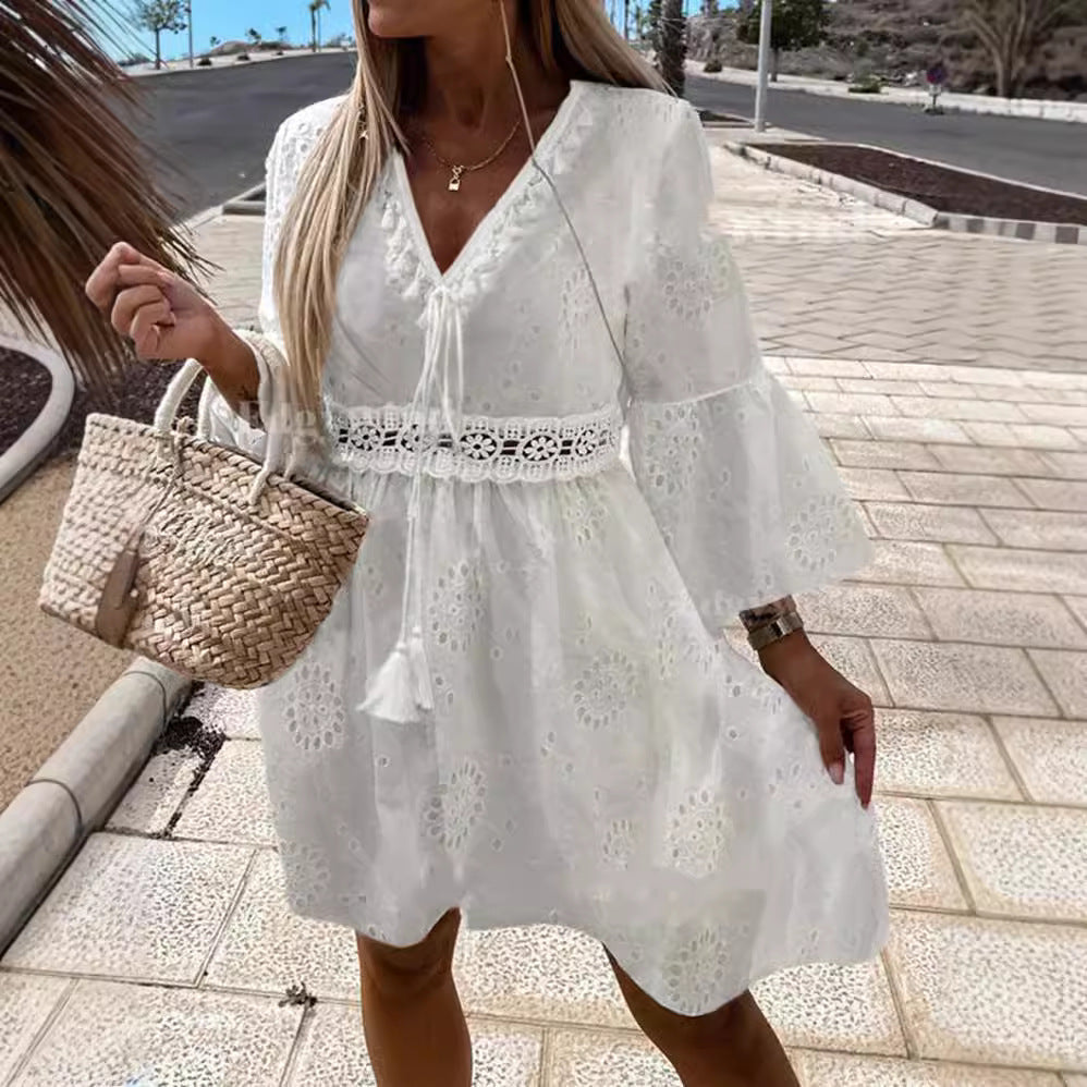 Damen Sommerkleid mit luftigen Trompetenärmel und elegantem Häkelgürtel