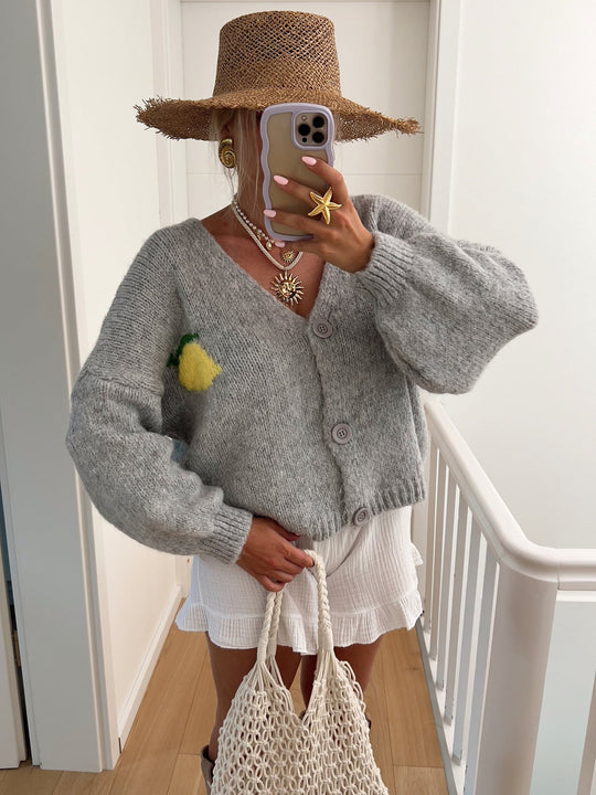 Damen Strickjacke mit fröhlichem Zitronenmotiv und Oversized-Schnitt