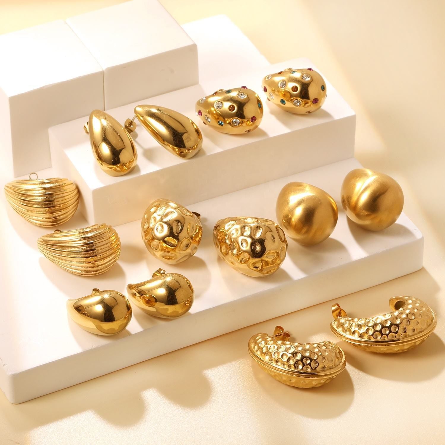 Damen Elegante goldplattierte Edelstahl Ohrstecker Shop Nory