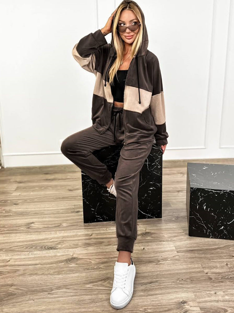 Damen kuscheliger Velours-Zweiteiler Trainingsanzug mit Reißverschluss-Kapuze und hochgeschnittener Jogger Shop Nory