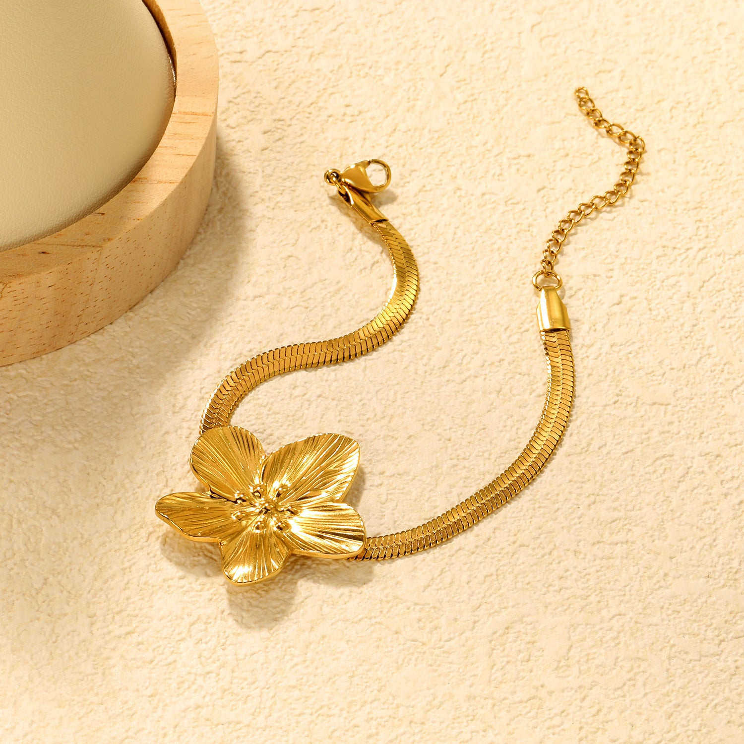 Damen Halskette mit kunstvollem Blumenanhänger aus hochwertigem Edelstahl Shop Nory