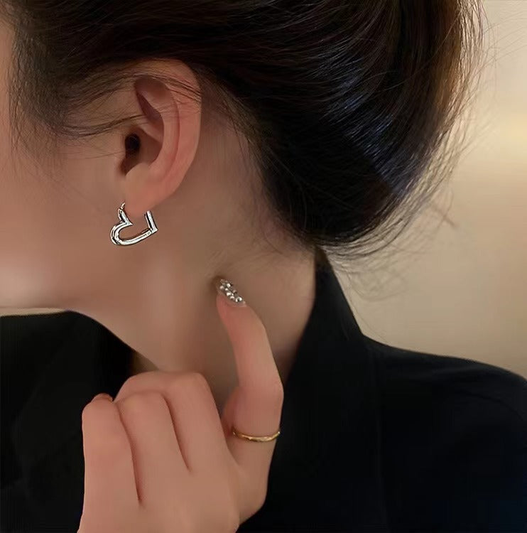 Damen Moderne Skulpturale Creolen Kaufen Nory
